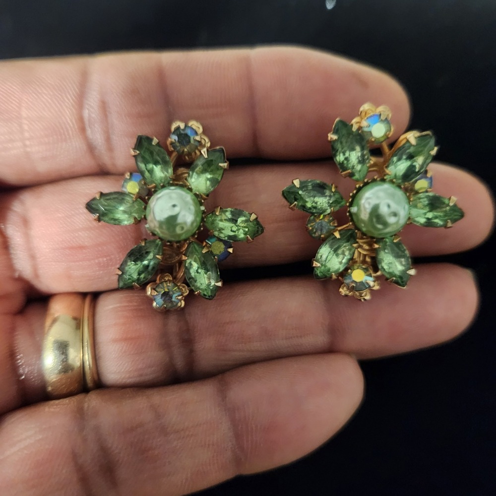 Sparkling Green Rhinestone Flower Clip On Earrings‎ Gold Tone Vintage - Picture 10 of 12